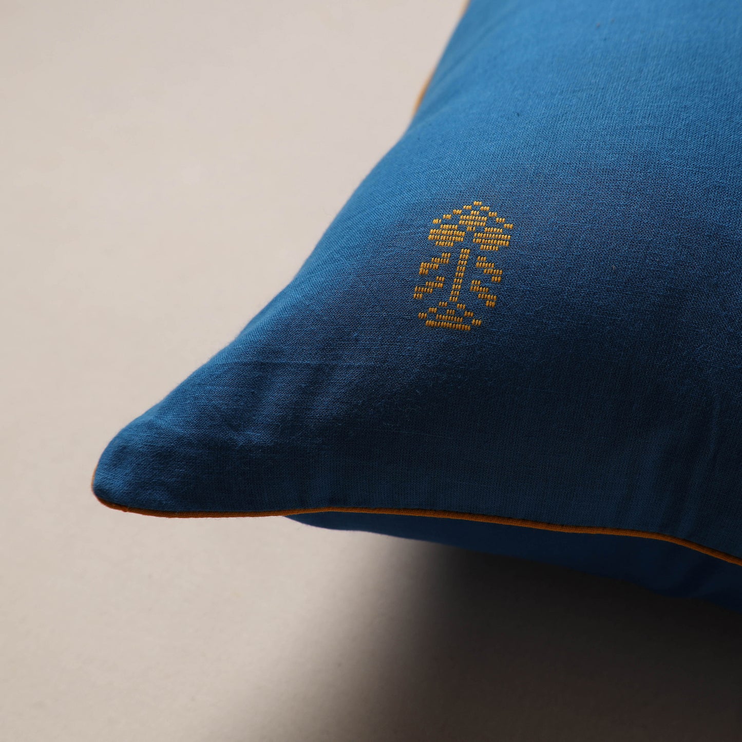 Jacquard Weave Cushion Cover (16 x 16 in) 17