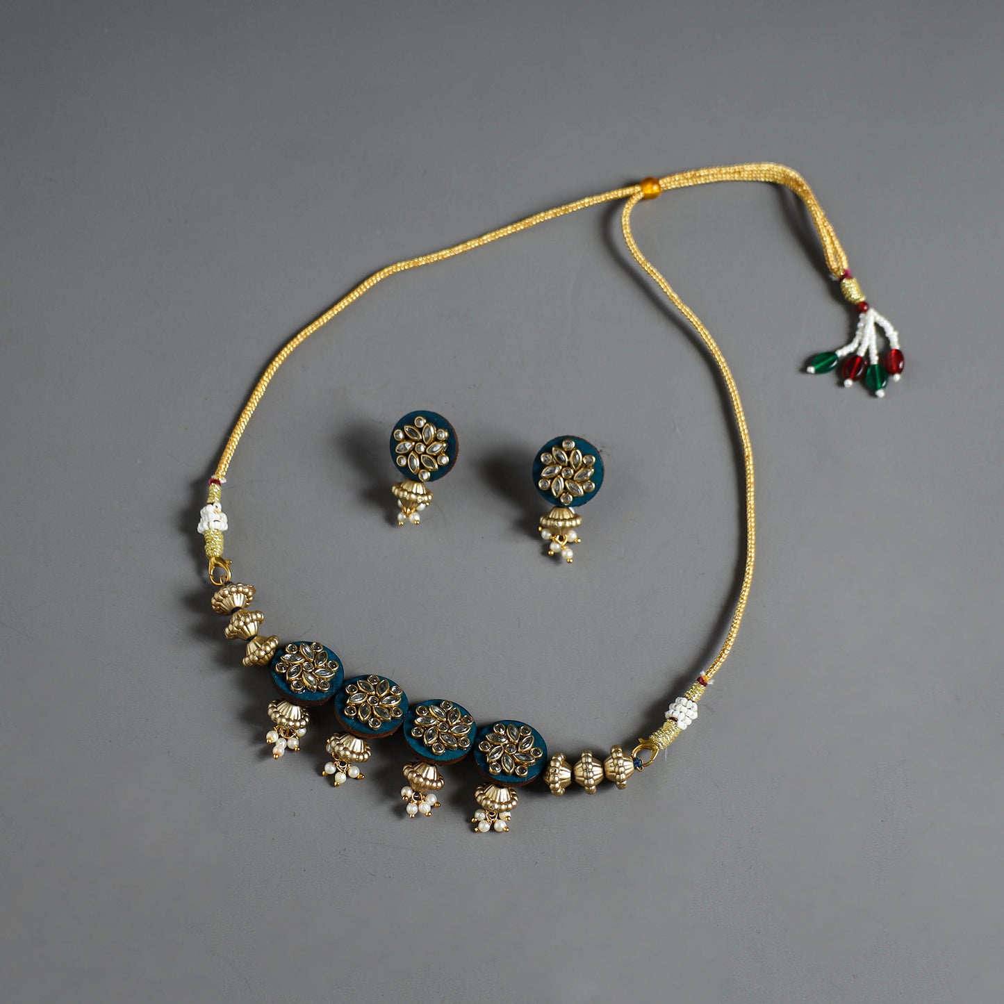 Handmade Kundan & Beadwork Choker Necklace Set 07