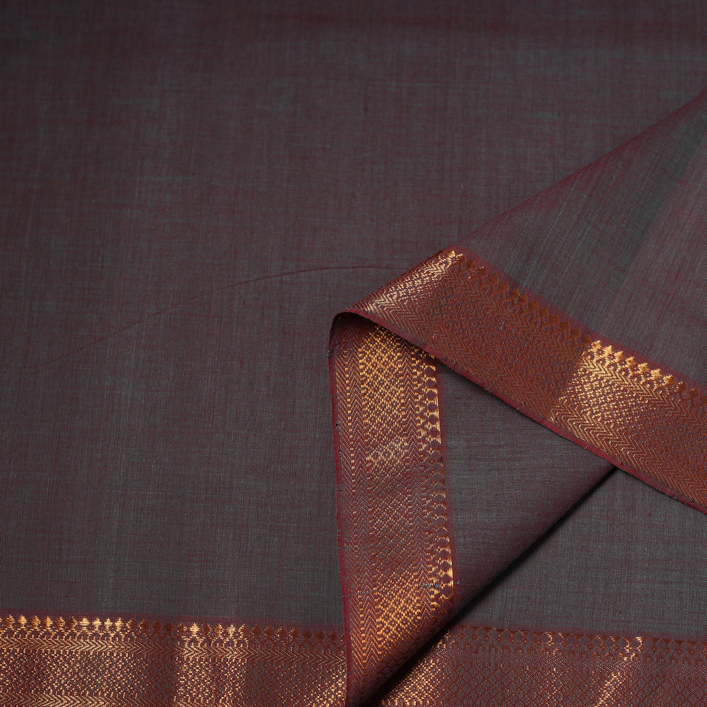 Handloom Mangalagiri Cotton Fabric with Nizam Zari Border 18