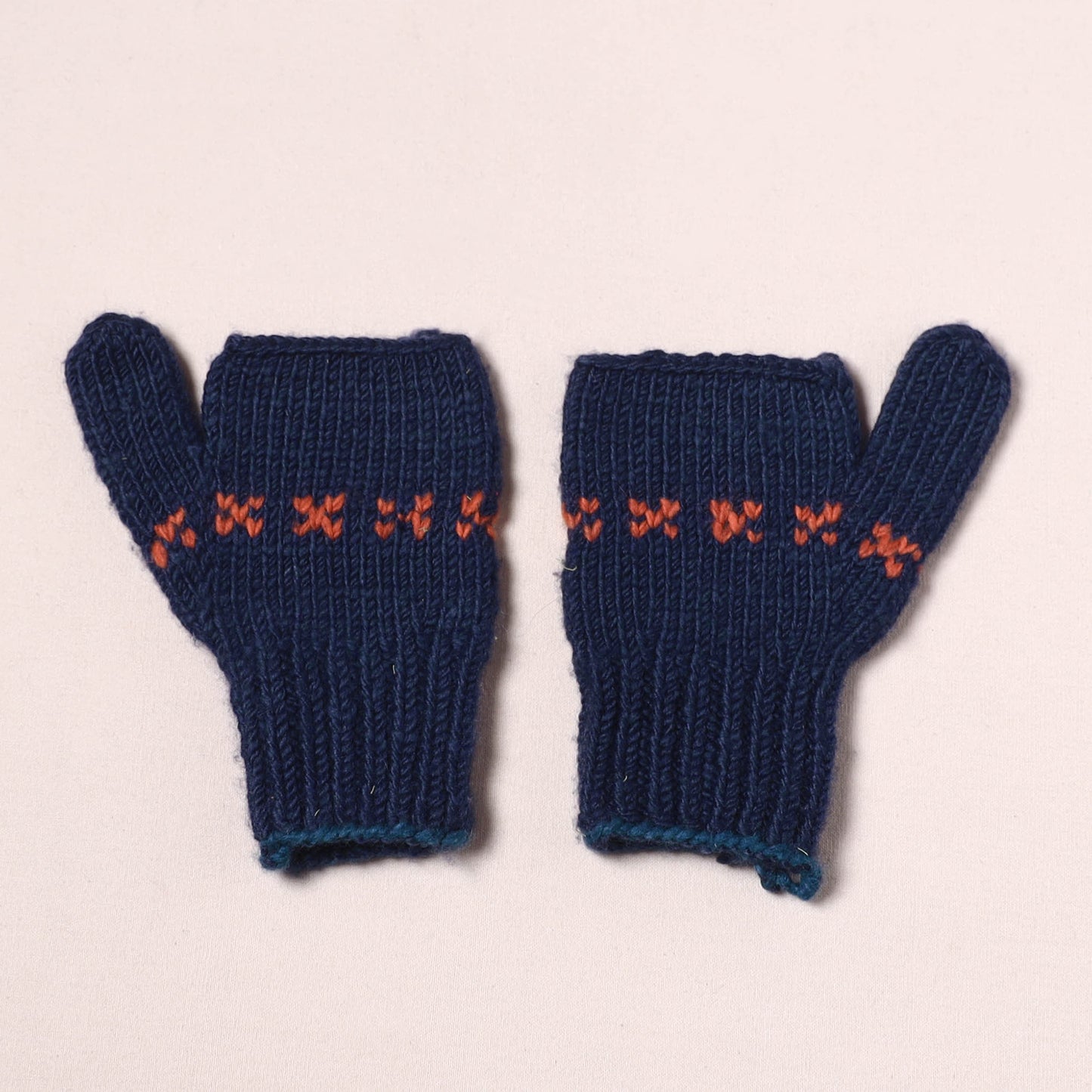 Kullu Karishma Hand Knitted Merino Wool Hand Gloves (Adult) 02