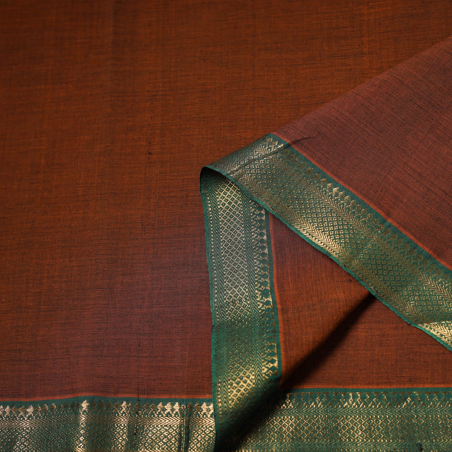 Handloom Mangalagiri Cotton Fabric with Nizam Zari Border 34