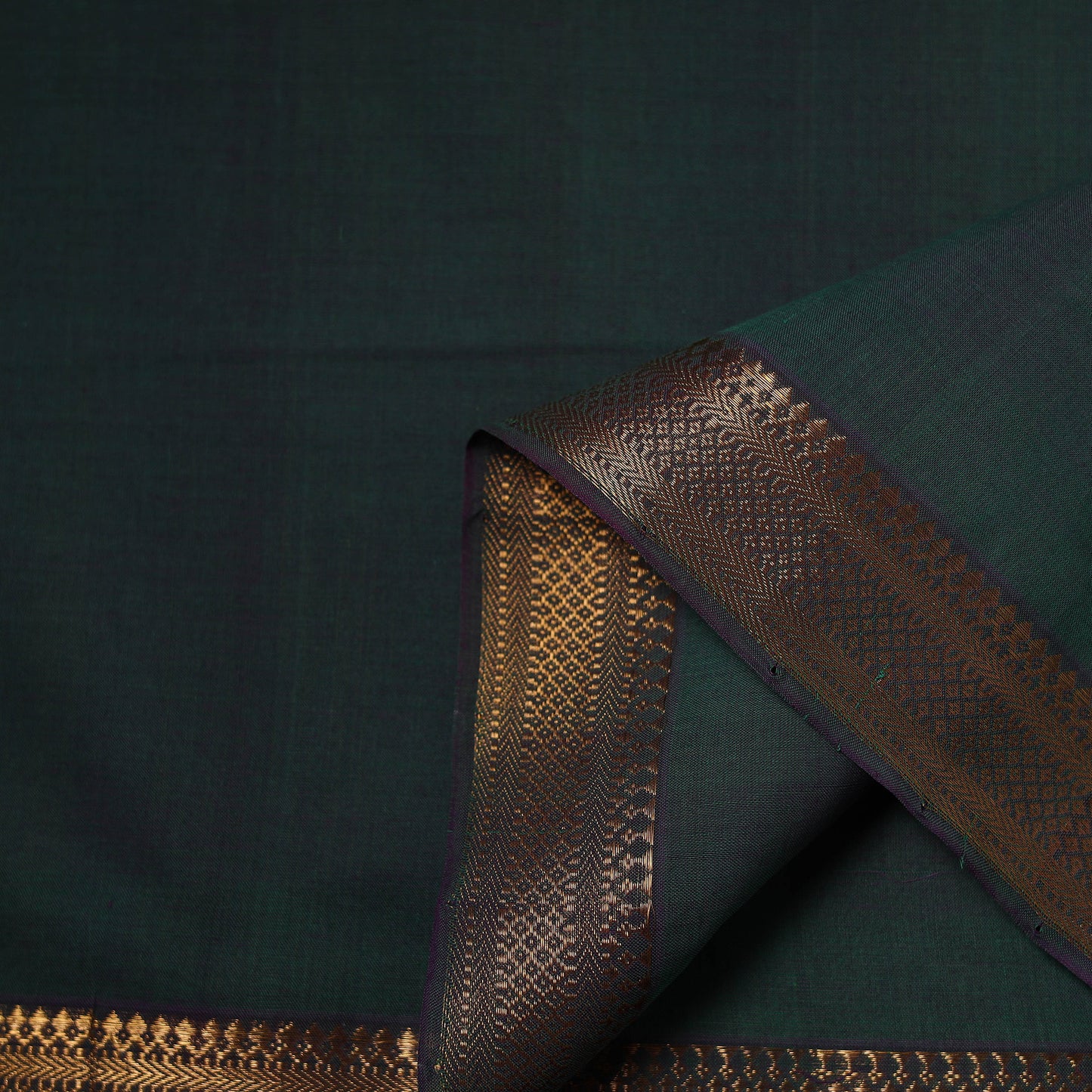 Handloom Mangalagiri Cotton Fabric with Nizam Zari Border 16