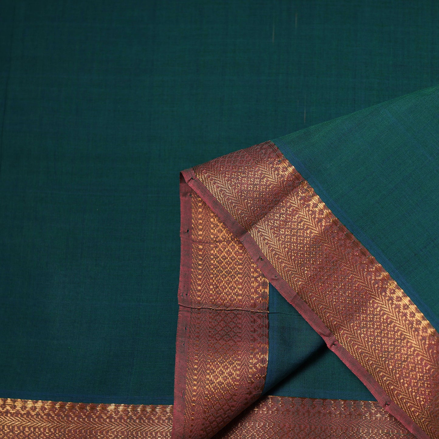 Handloom Mangalagiri Cotton Fabric with Nizam Zari Border 25