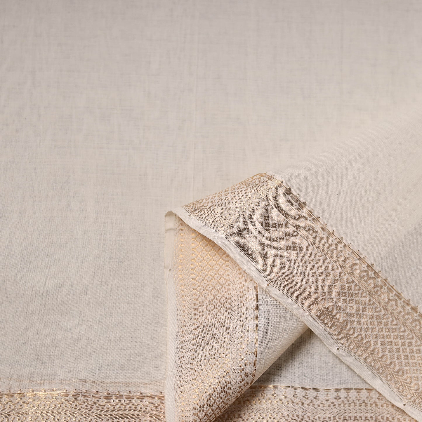 Handloom Mangalagiri Cotton Fabric with Nizam Zari Border 28