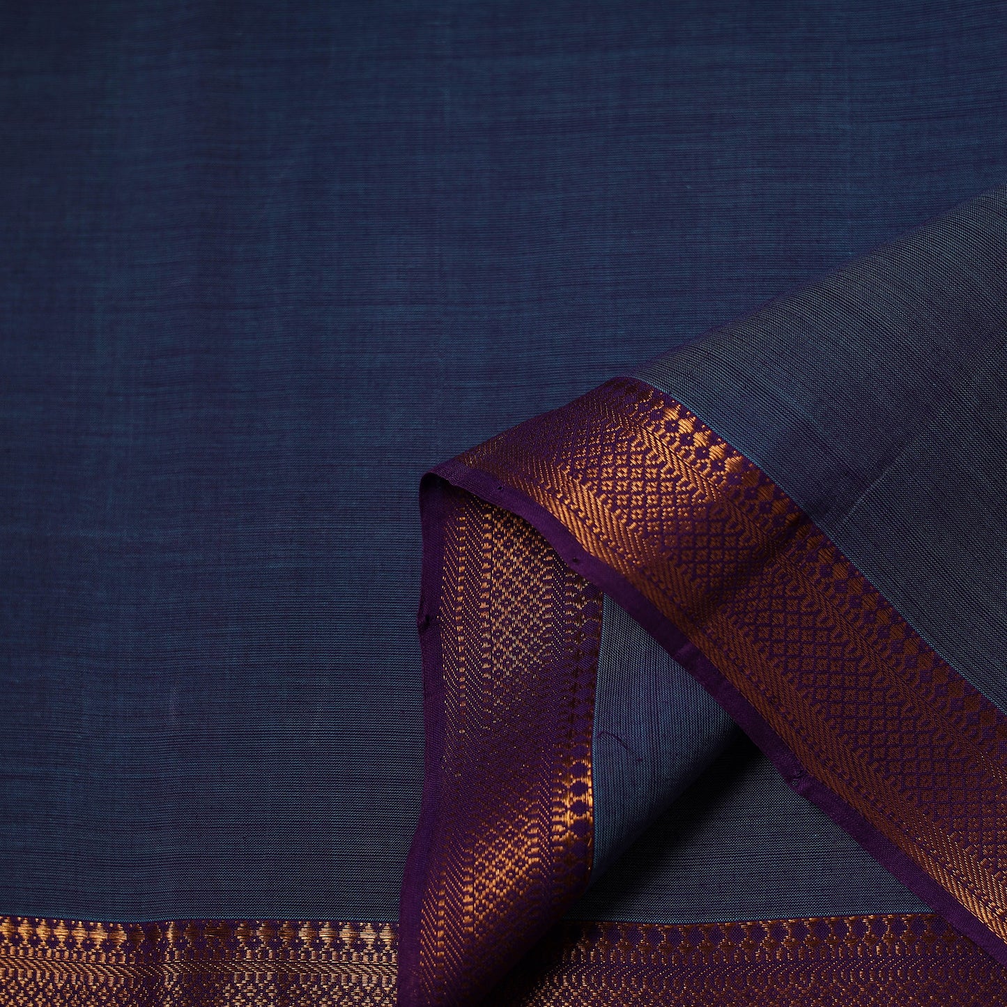Handloom Mangalagiri Cotton Fabric with Nizam Zari Border 31