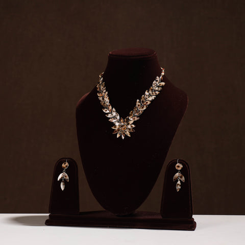 Handcrafted Seashell Necklace Set 10