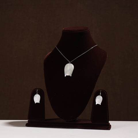 Handcrafted Seashell Necklace Set 14