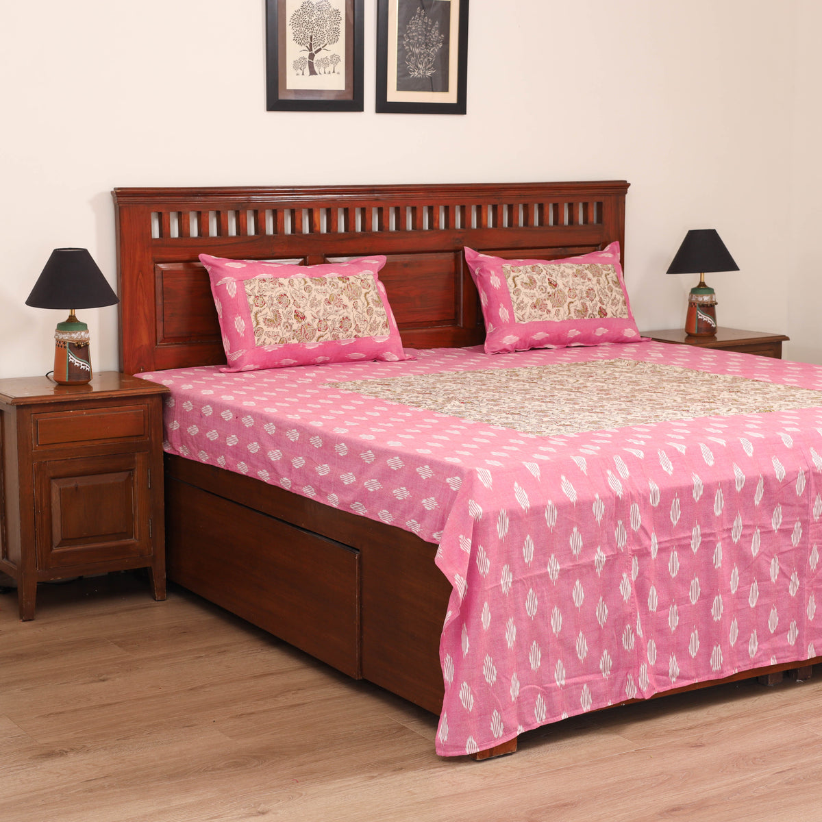 Pochampally Ikat with Kalamkari Patch Cotton Double Bedsheet Set (108 x 90 in) 01