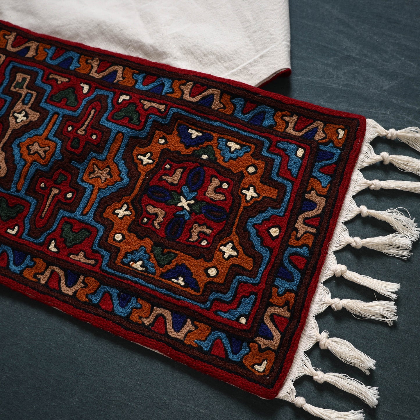 Original Kashmiri Chain Stitch Crewel Hand Embroidery Dining Table Runner (6 x 1 Feet) 30