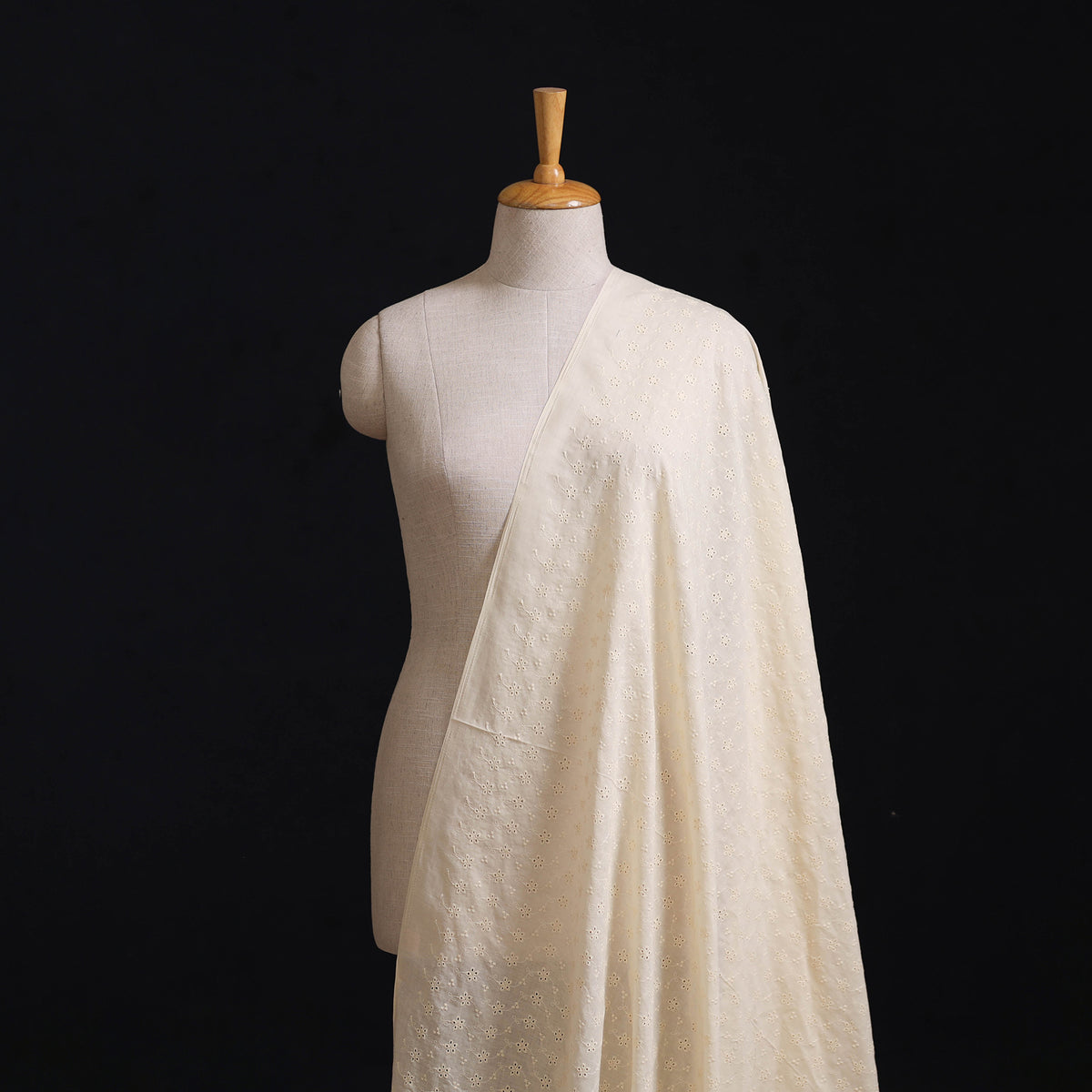 Floral Embroidered Cotton Hakoba Fabric 07