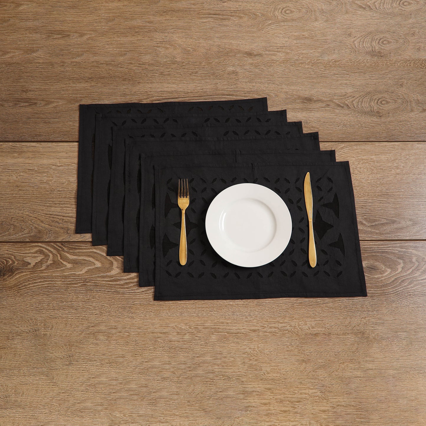 Barmer Applique Cutwork Cotton Dining Table Mats (Set of 6) 11