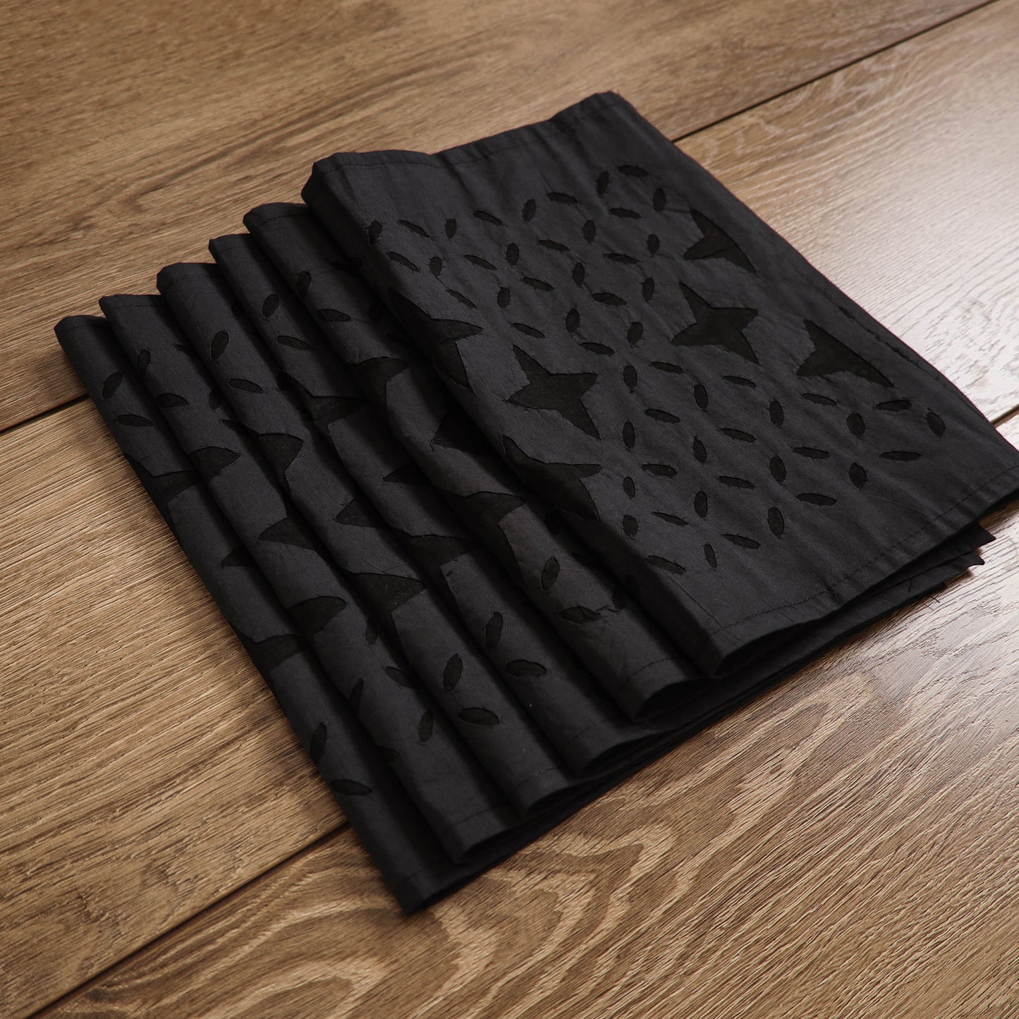 Barmer Applique Cutwork Cotton Dining Table Mats (Set of 6) 11