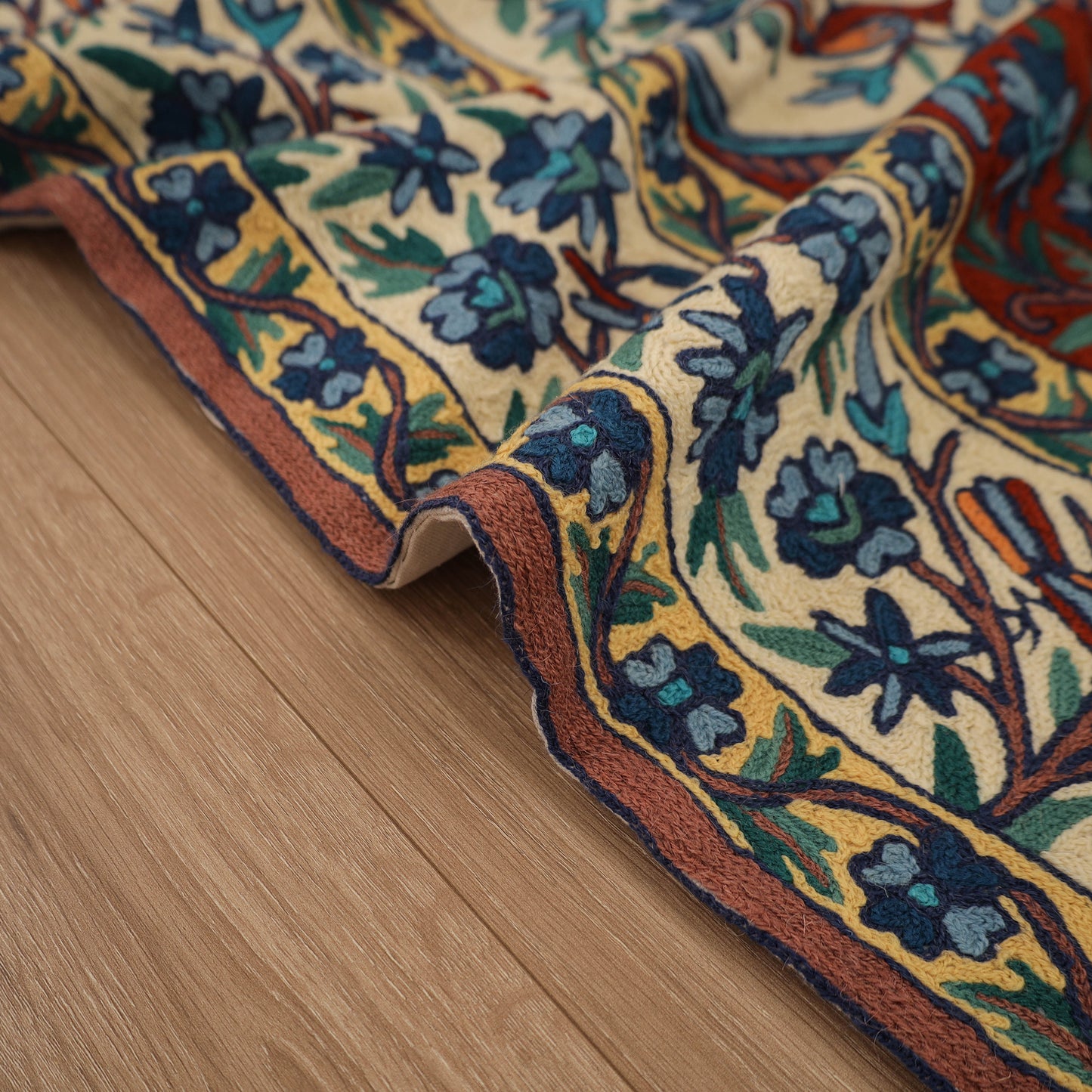 Original Kashmiri Chain Stitch Crewel Hand Embroidery Rug / Carpet (6 x 4 Feet) 01