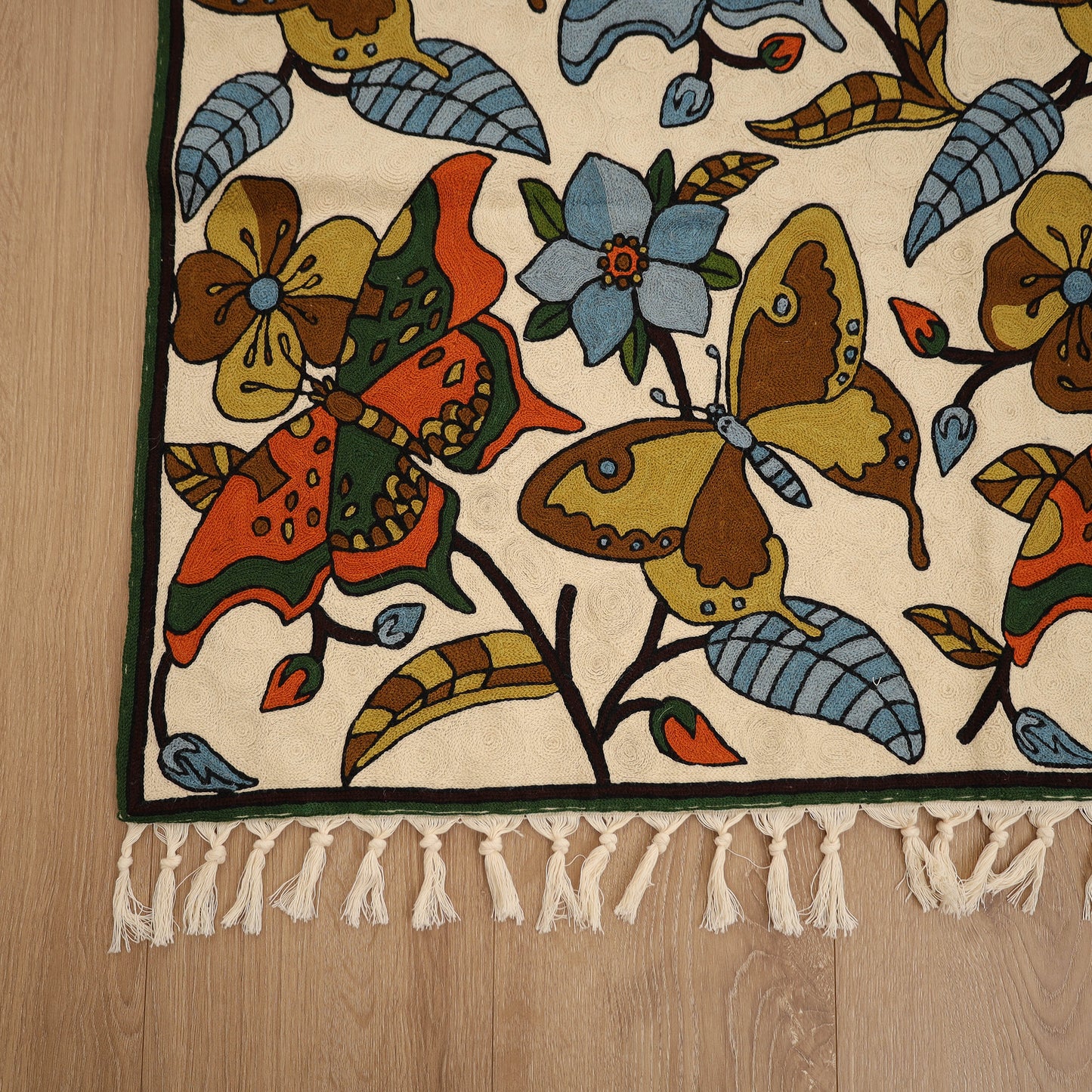 Original Kashmiri Chain Stitch Crewel Hand Embroidery Rug / Carpet (6 x 4 Feet) 03