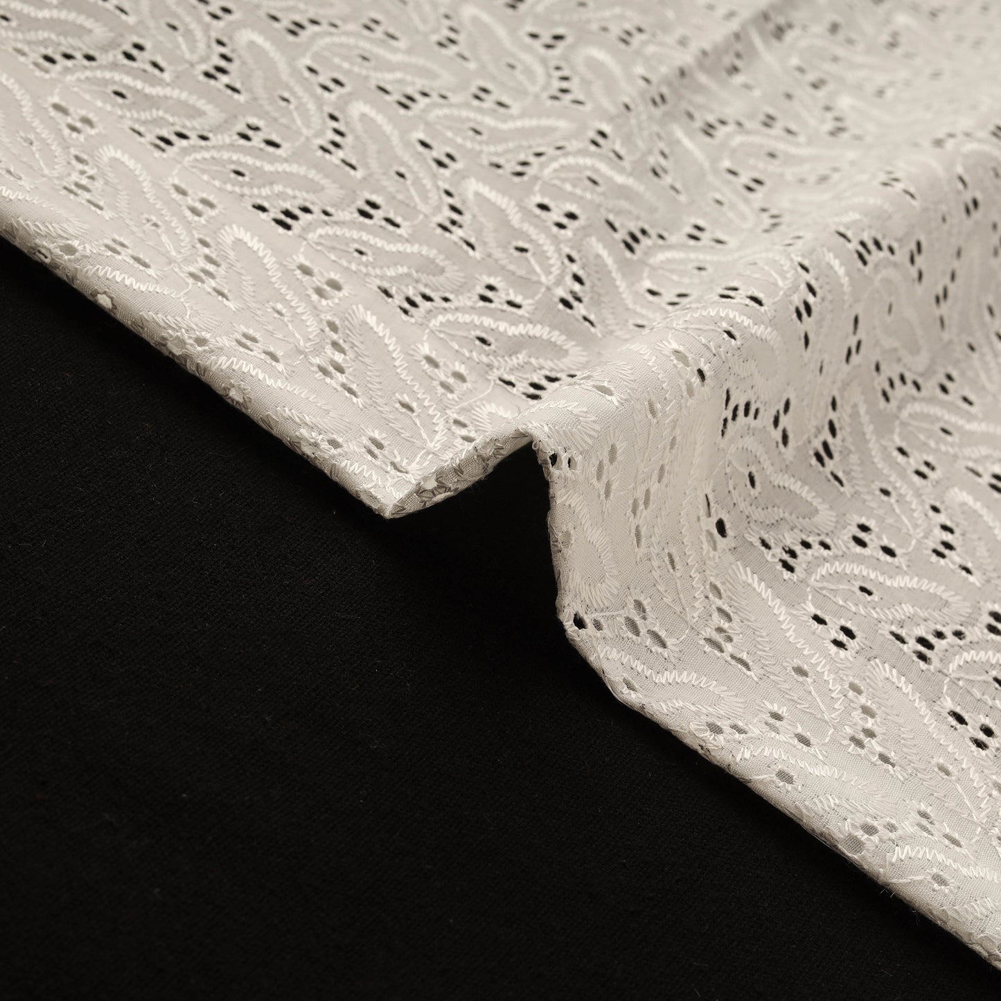 Floral Embroidered Cotton Hakoba Fabric 04