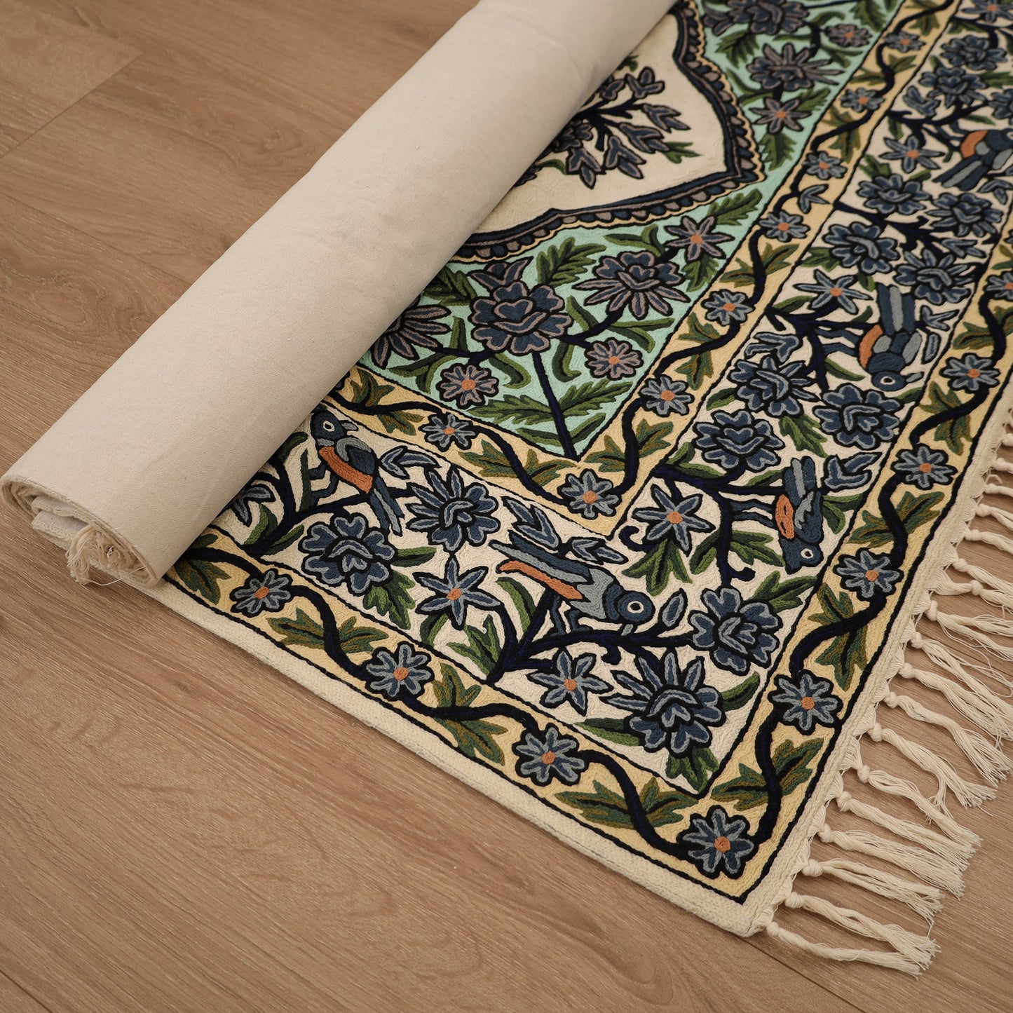 Original Kashmiri Chain Stitch Crewel Hand Embroidery Rug / Carpet (6 x 4 Feet) 06