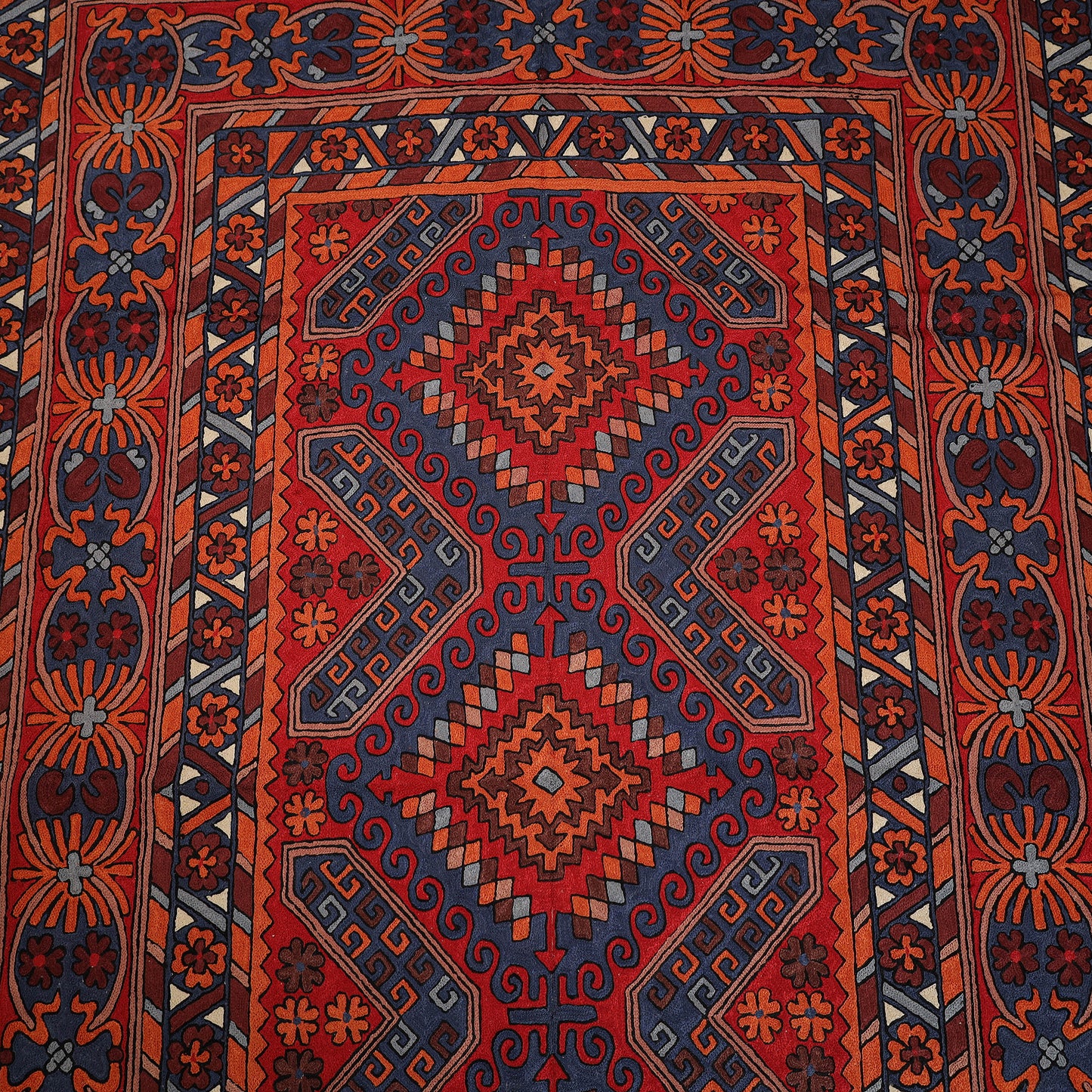 Original Kashmiri Chain Stitch Crewel Hand Embroidery Rug / Carpet (6 x 4 Feet) 07
