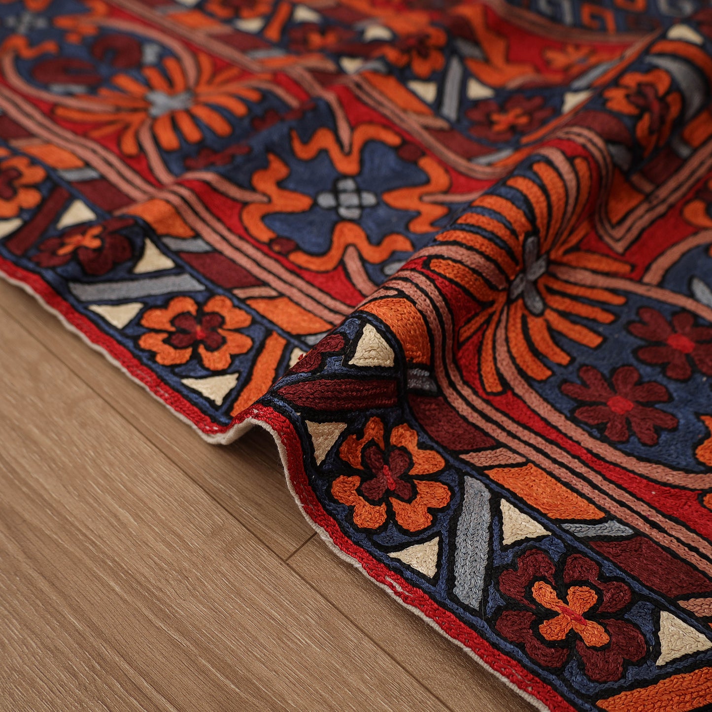 Original Kashmiri Chain Stitch Crewel Hand Embroidery Rug / Carpet (6 x 4 Feet) 07