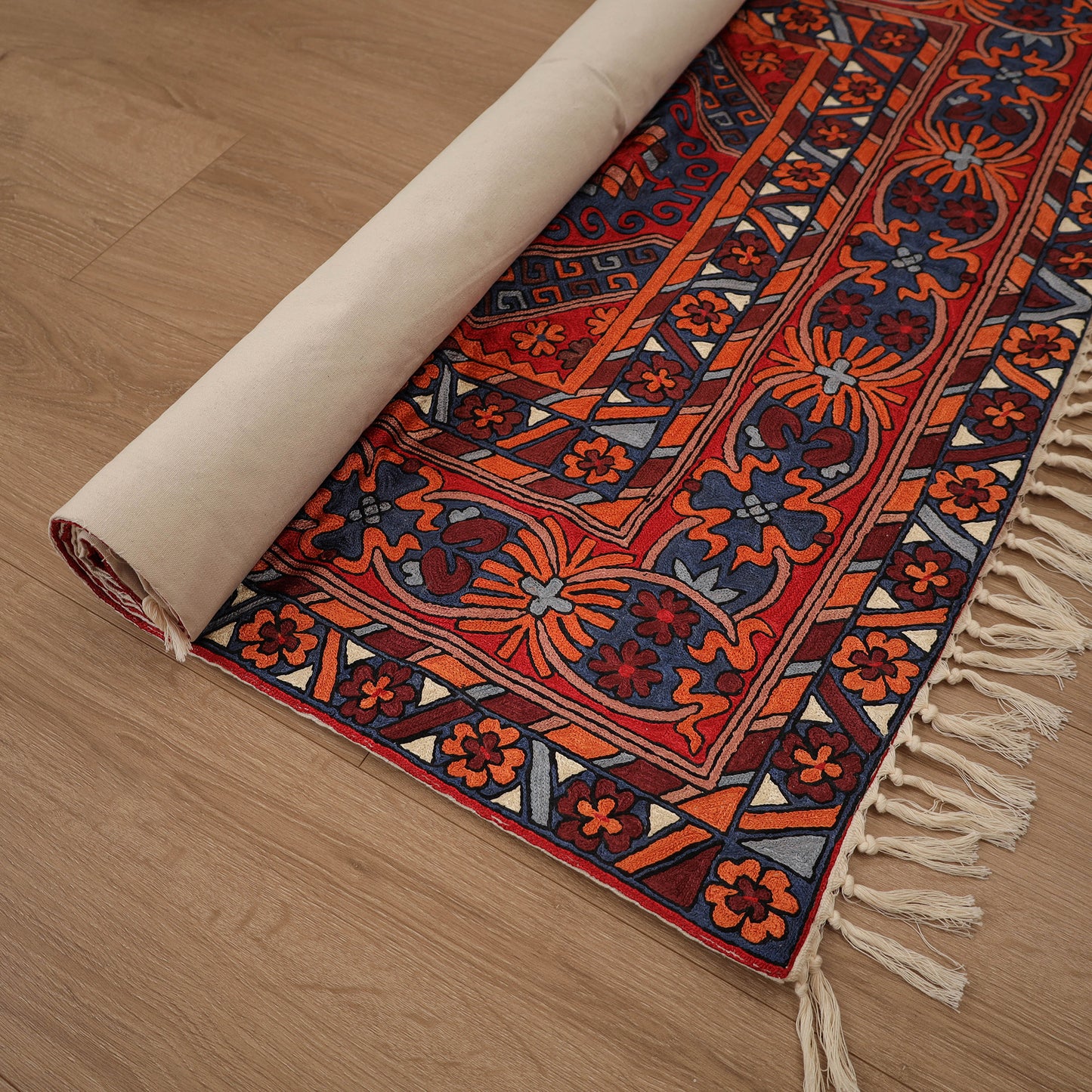 Original Kashmiri Chain Stitch Crewel Hand Embroidery Rug / Carpet (6 x 4 Feet) 07