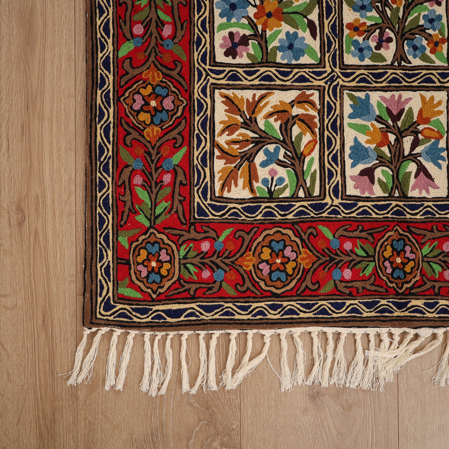 Original Kashmiri Chain Stitch Crewel Hand Embroidery Rug / Carpet (5 x 3 Feet) 08