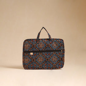 Handcrafted Quilted Laptop Bag (12 x 16 in) 02