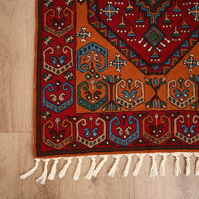 Original Kashmiri Chain Stitch Crewel Hand Embroidery Rug / Carpet (4 x 2.5 Feet) 16