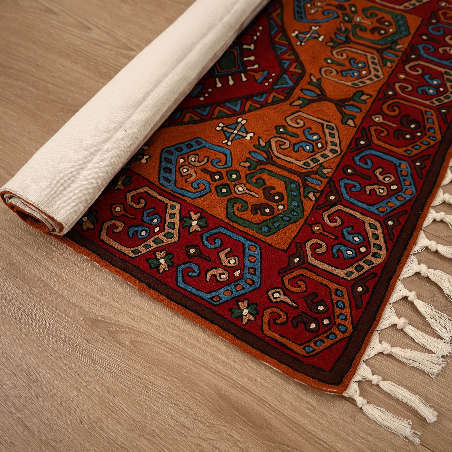 Original Kashmiri Chain Stitch Crewel Hand Embroidery Rug / Carpet (4 x 2.5 Feet) 16