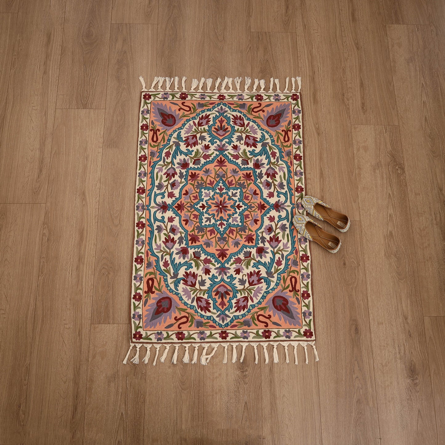 Original Kashmiri Chain Stitch Crewel Hand Embroidery Rug / Carpet (4 x 2.5 Feet) 18
