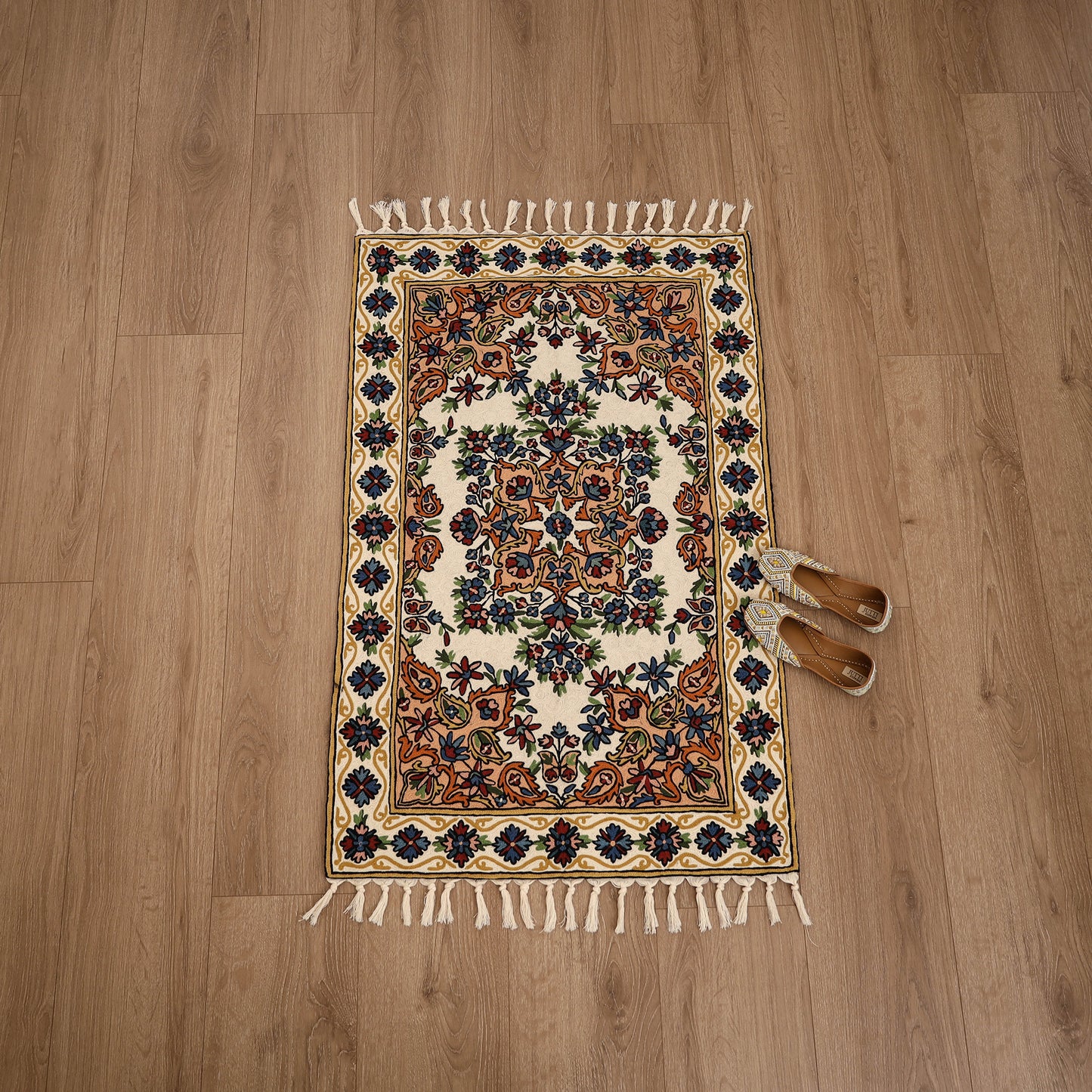 Original Kashmiri Chain Stitch Crewel Hand Embroidery Rug / Carpet (4 x 2.5 Feet) 20