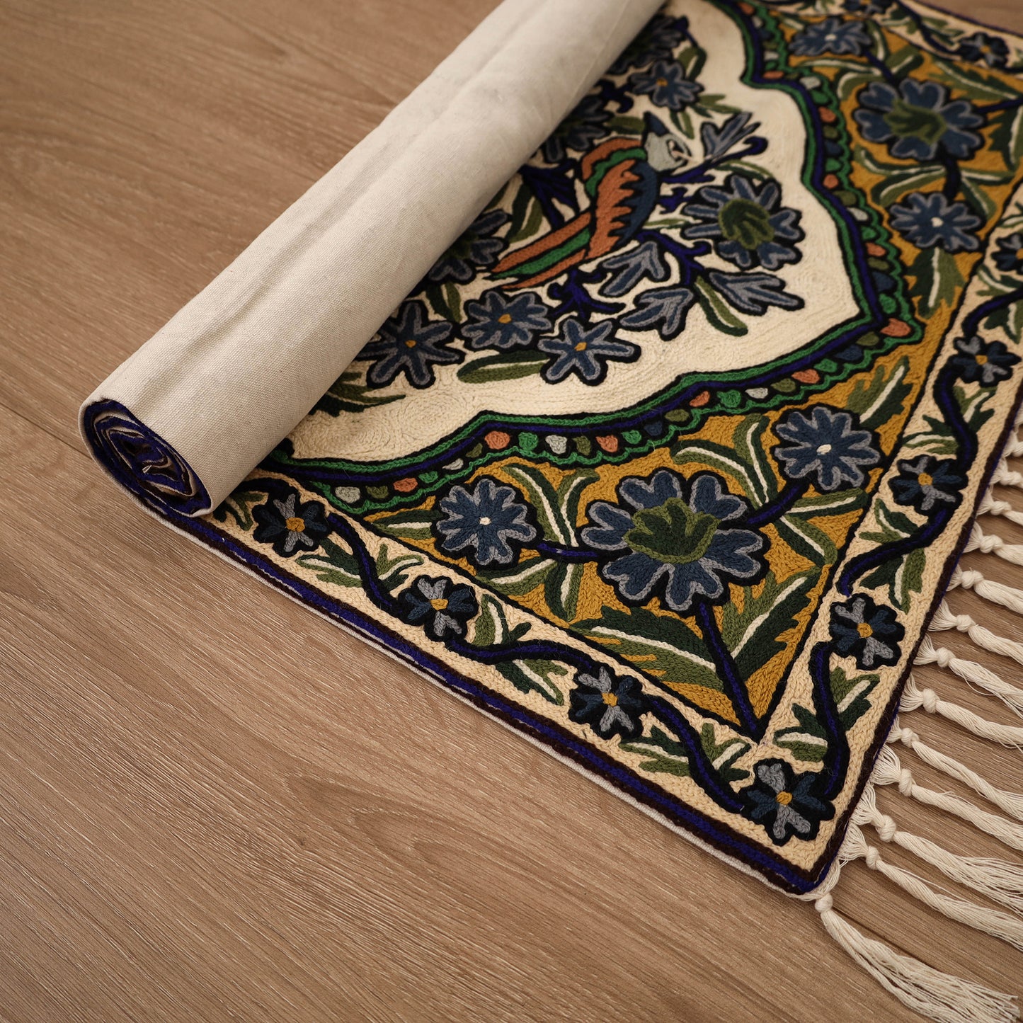 Original Kashmiri Chain Stitch Crewel Hand Embroidery Rug / Carpet (3 x 2 Feet) 27