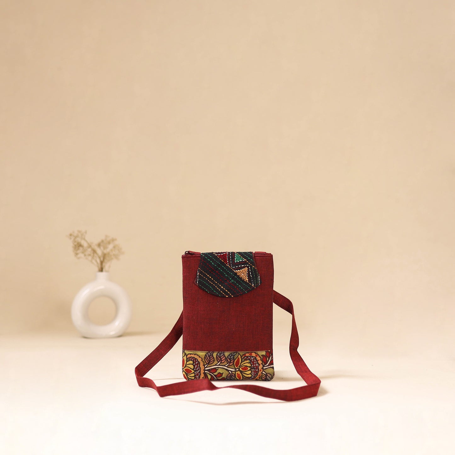 Srikalahasti Handpainted Kalamkari Sling Bag by Dwarka Plus 04