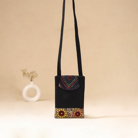 Srikalahasti Handpainted Kalamkari Sling Bag by Dwarka Plus 11