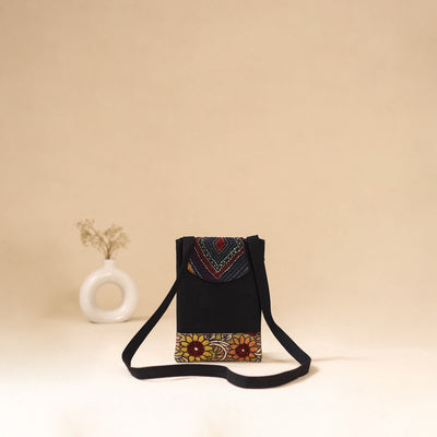 Srikalahasti Handpainted Kalamkari Sling Bag by Dwarka Plus 11