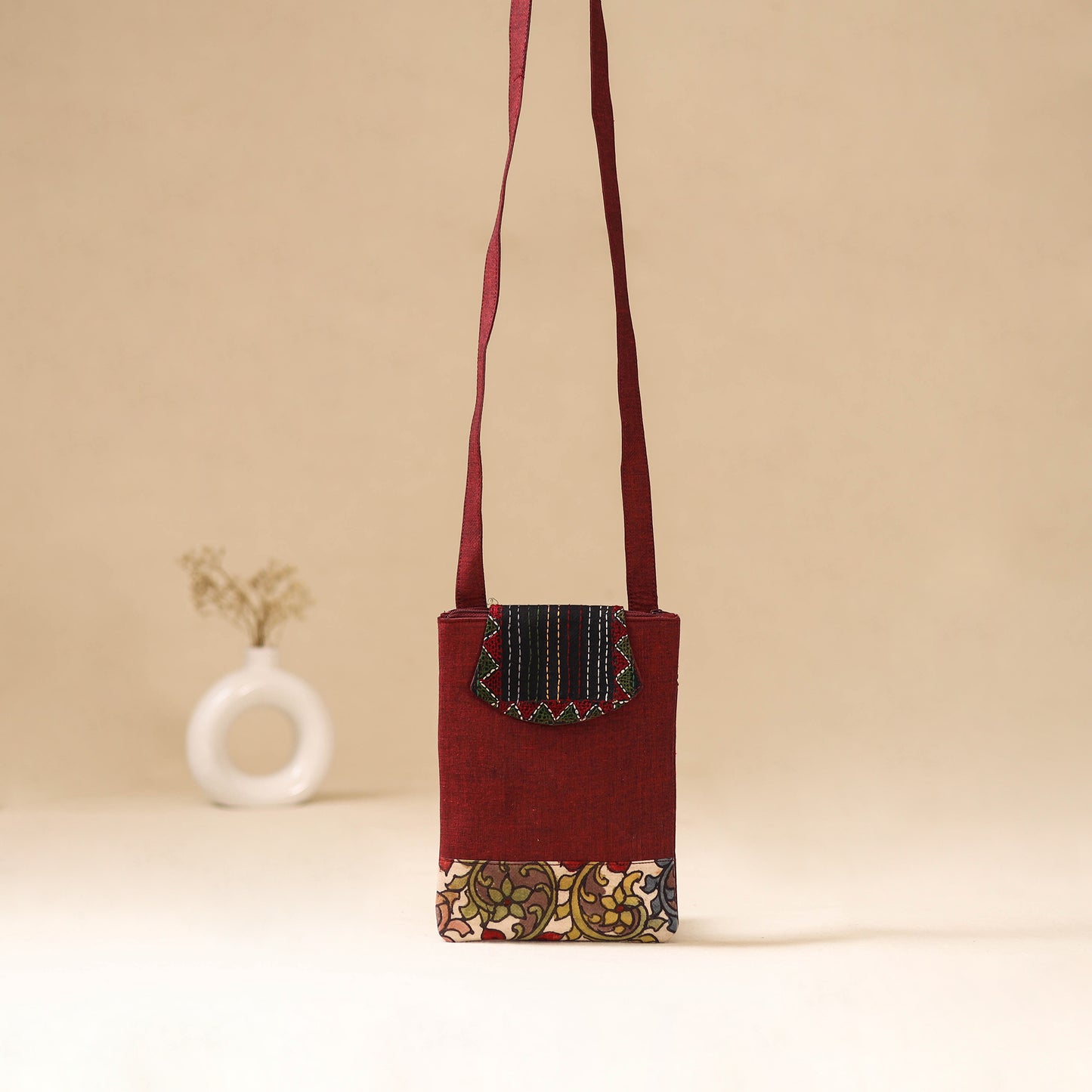 Srikalahasti Handpainted Kalamkari Sling Bag by Dwarka Plus 12