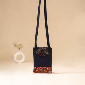 Srikalahasti Handpainted Kalamkari Sling Bag by Dwarka Plus 13