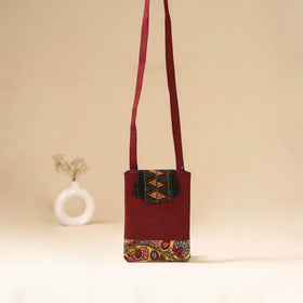 Srikalahasti Handpainted Kalamkari Sling Bag by Dwarka Plus 15