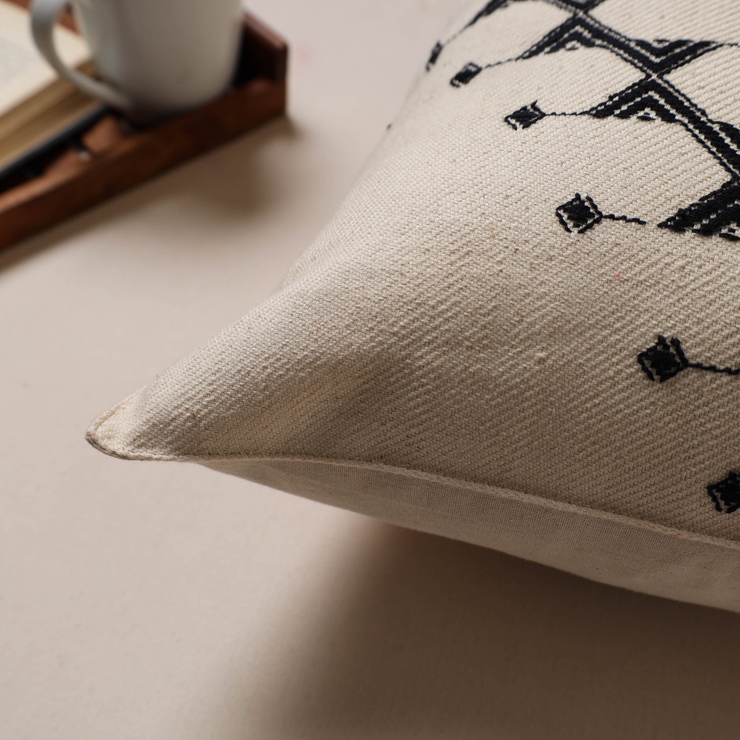 Urmul Kashida Stitch Handwoven Cushion Cover (16 x 16 in) 09