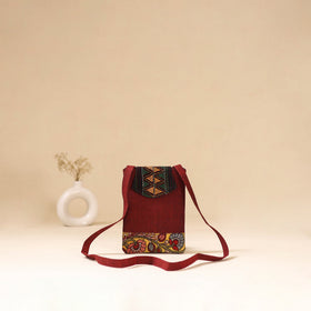 Srikalahasti Handpainted Kalamkari Sling Bag by Dwarka Plus 15
