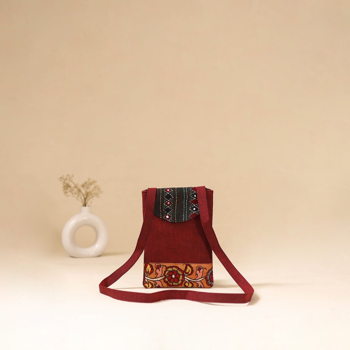 Srikalahasti Handpainted Kalamkari Sling Bag by Dwarka Plus 17