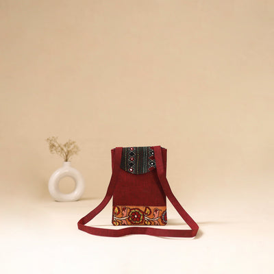 Srikalahasti Handpainted Kalamkari Sling Bag by Dwarka Plus 17