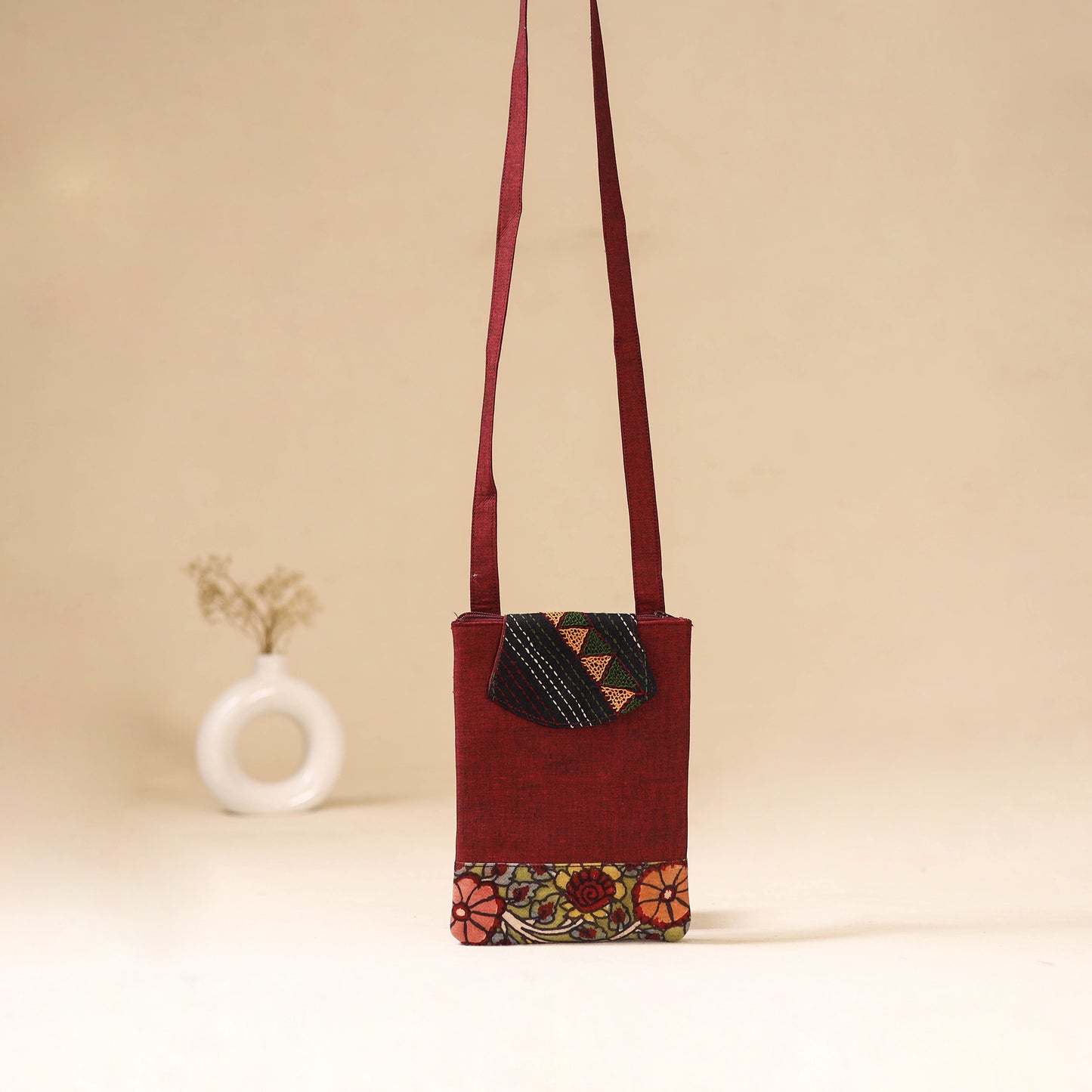 Srikalahasti Handpainted Kalamkari Sling Bag by Dwarka Plus 18