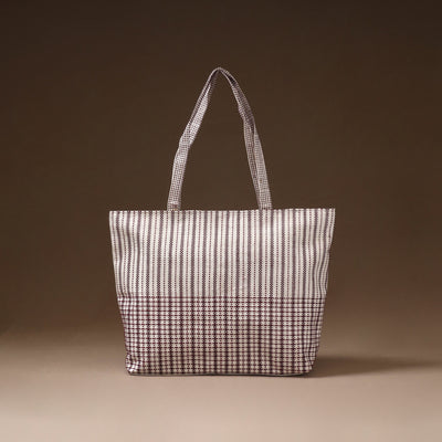 White - Taat Wool Thread Hand Embroidery Upcycled Shoulder Bag 05