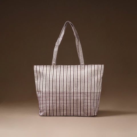 White - Taat Wool Thread Hand Embroidery Upcycled Shoulder Bag 05