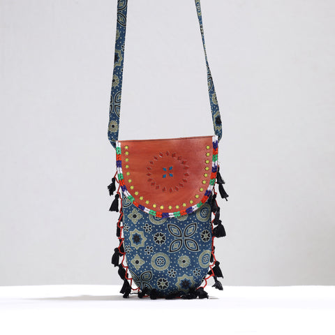 kutch sling bag