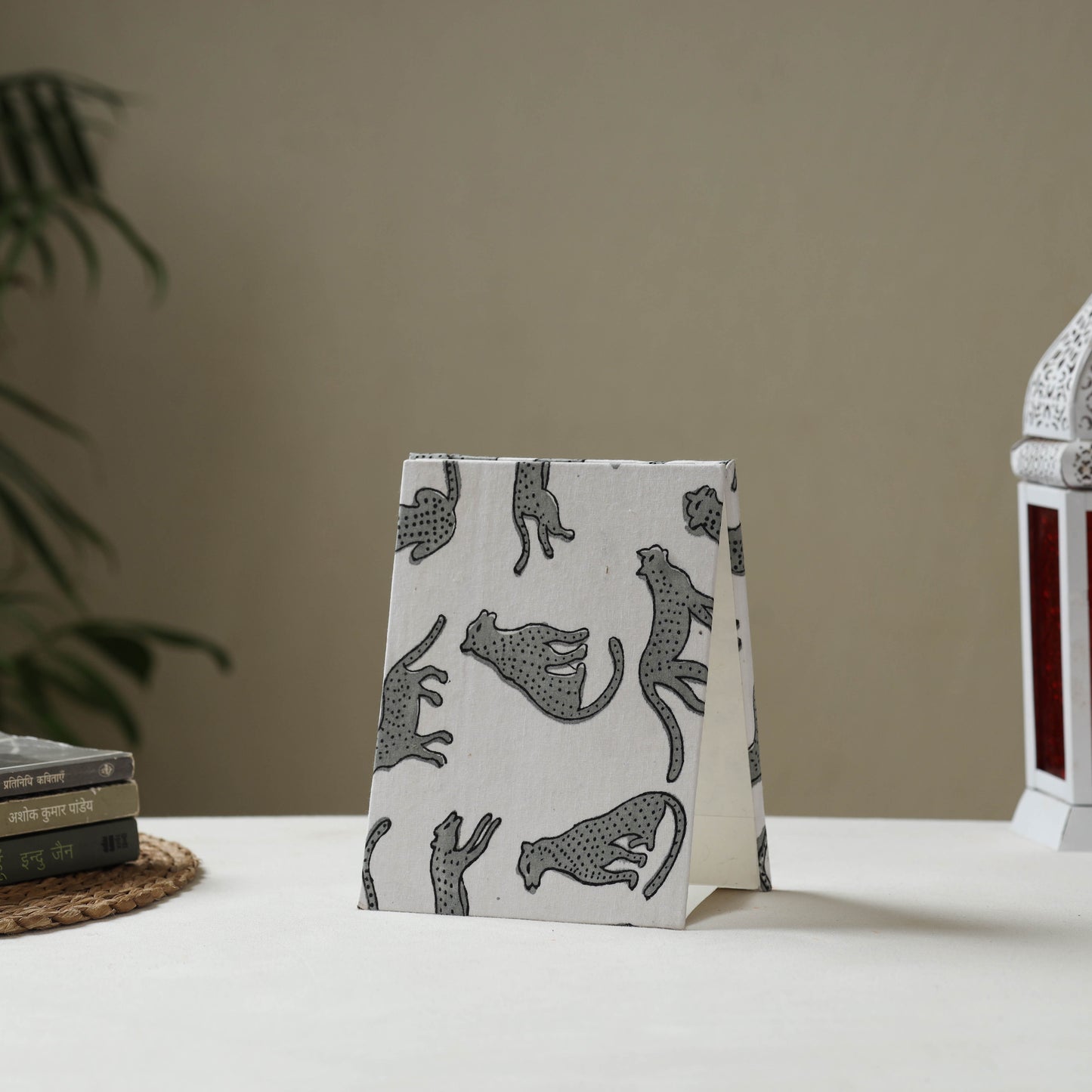 White - fabric embellished handmade photo frame (8 x 6 in)