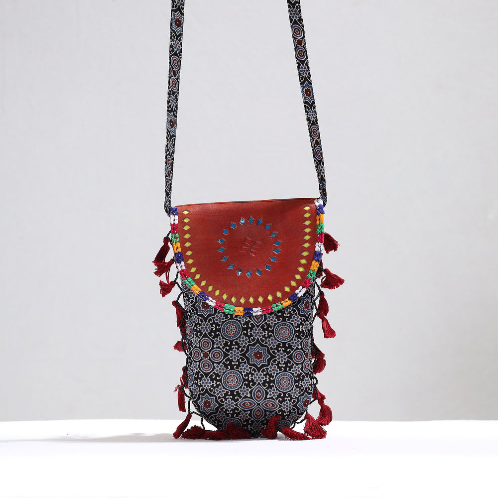 kutch sling bag