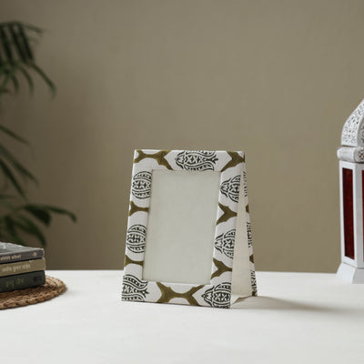 White - fabric embellished handmade photo frame (8 x 6 in)