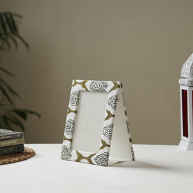 White - fabric embellished handmade photo frame (8 x 6 in)