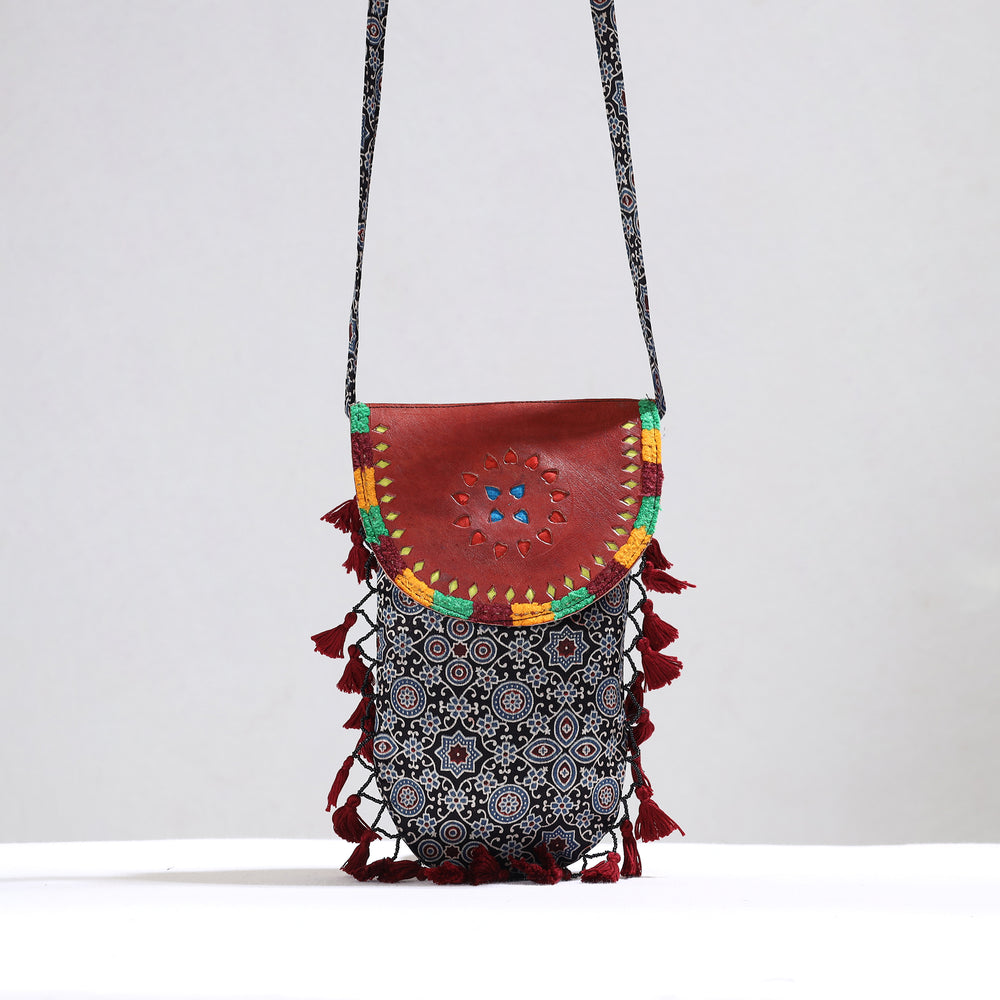 kutch sling bag