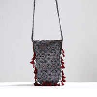 kutch sling bag